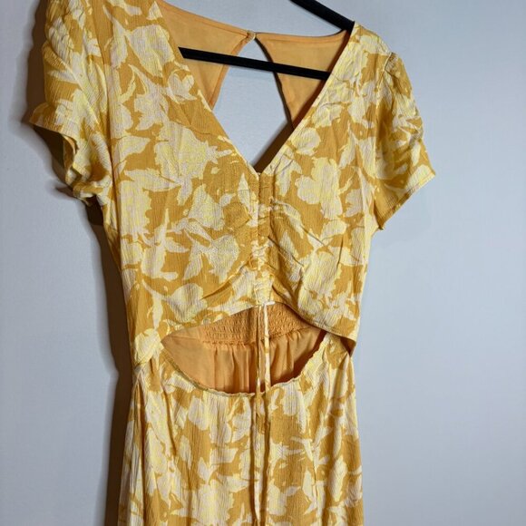 The Normal Brand Ezra Crepe Cinch Dress - Picture 3 of 7